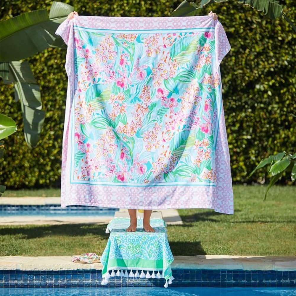 Lilly Pulitzer Jumbo 64" Square Via Flora Beach Towel for 2 People NWT - Picture 3 of 8